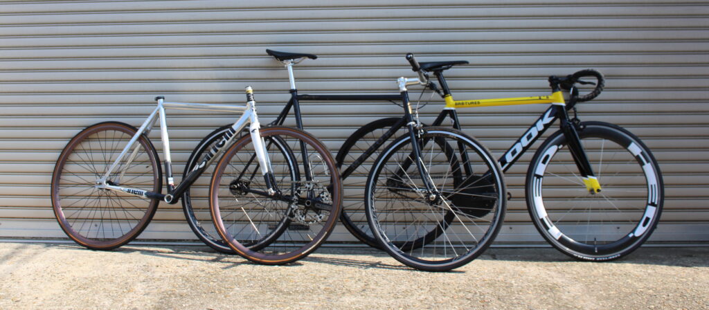 ピストバイクの魅力 〜どんな違いがあるの？ロードバイクとの違いを知  